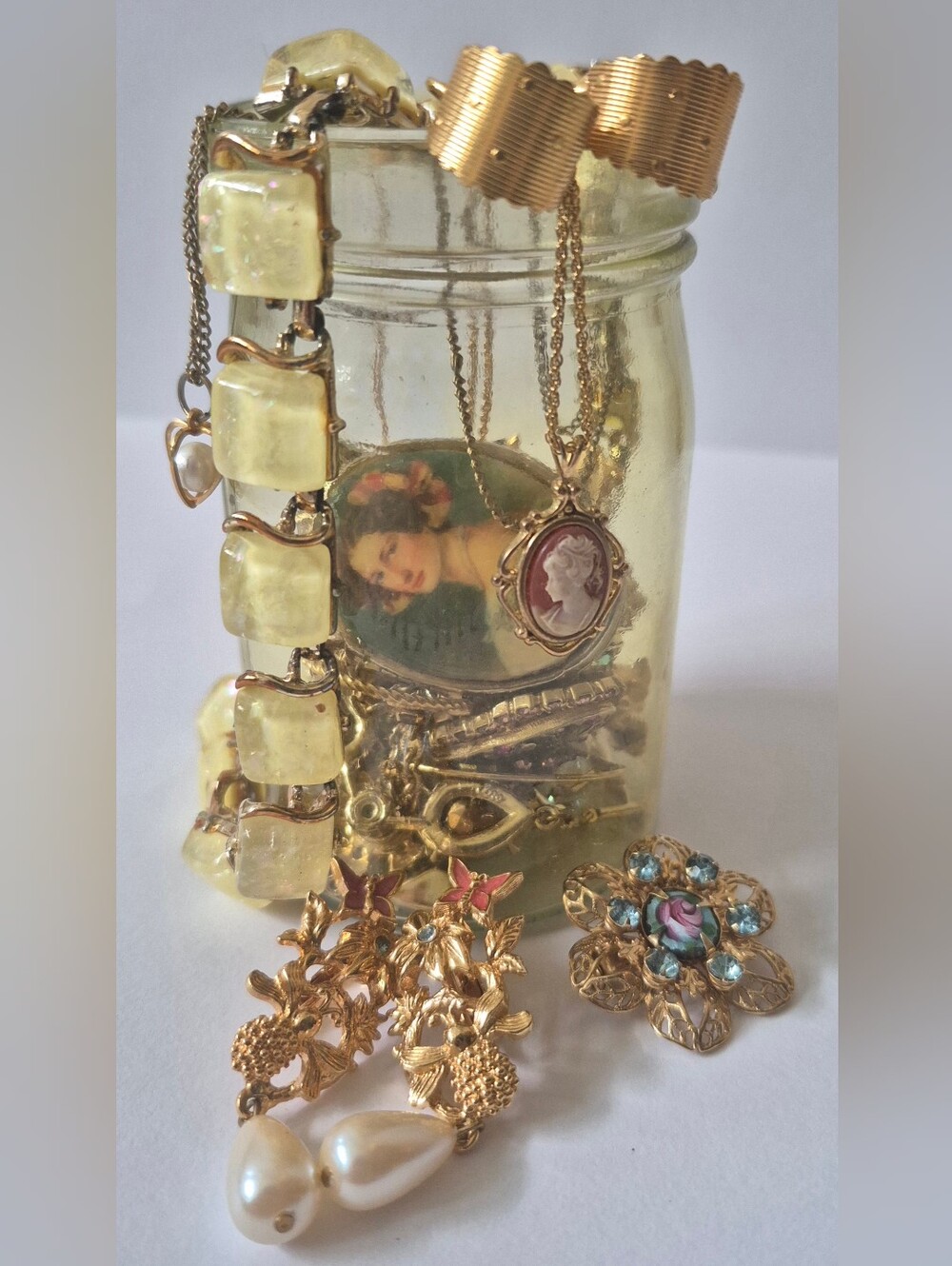 Mystery Jewlery Jar - Grandiose Gold Vibes - Necklaces, Earrings, & Pins